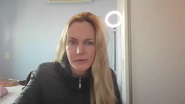 Annylove1 online show from May 14, 12:24 pm
