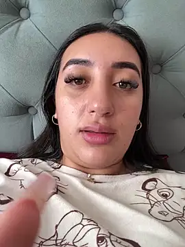 Hannahoff online show from December 14, 6:13 pm