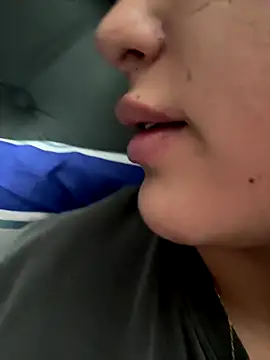 Hannahoff online show from December 19, 12:36 am