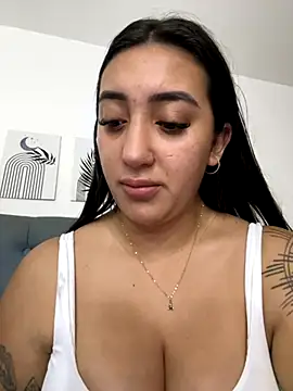 Hannahoff online show from November 10, 7:30 pm