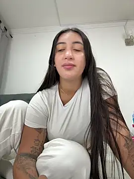 Hannahoff online show from March 6, 4:18 am