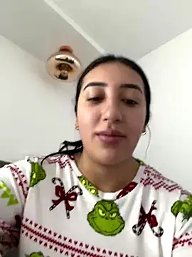 Hannahoff online show from December 1, 8:25 pm