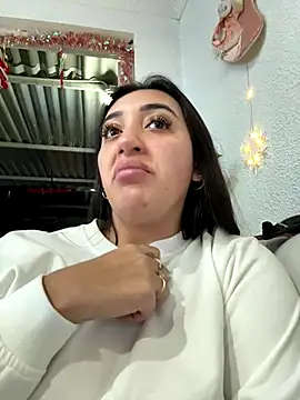 Hannahoff online show from December 23, 4:12 am