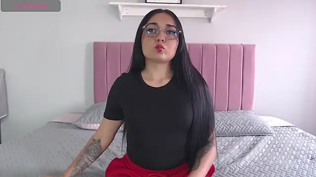 Snapshot of Danii_vg1 chatting on May 28, 12:22 pm Danii vg1 online show from May 28, 12:22 pm