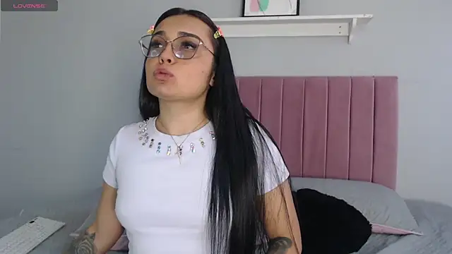 Snapshot of Danii_vg1 chatting on July 6, 3:03 pm Danii vg1 online show from July 6, 3:03 pm