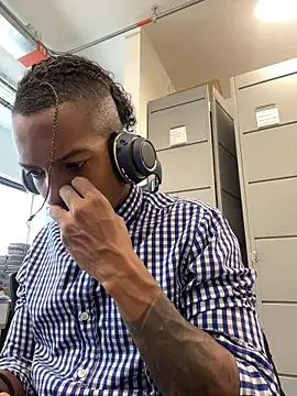 morris22z online show from March 5, 6:26 pm