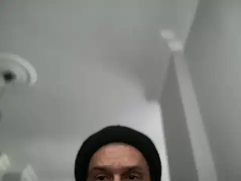 Snapshot of ALPHANDRE chatting on December 3, 6:36 am ALPHANDRE online show from December 3, 6:36 am