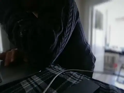 Snapshot of ALPHANDRE chatting on February 20, 9:22 am ALPHANDRE online show from February 20, 9:22 am