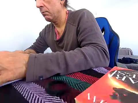 Snapshot of ALPHANDRE chatting on November 16, 10:09 am ALPHANDRE online show from November 16, 10:09 am