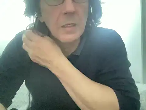 Snapshot of ALPHANDRE chatting on March 21, 2:51 pm ALPHANDRE online show from March 21, 2:51 pm
