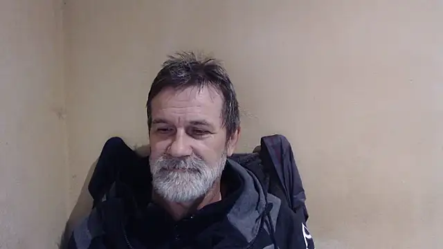 Snapshot of AlexNudo chatting on October 7, 7:31 am AlexNudo online show from October 7, 7:31 am