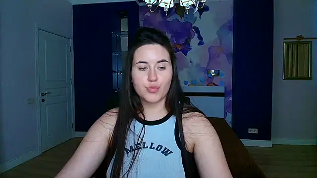 Roxie Bradley online show from March 14, 4:09 pm