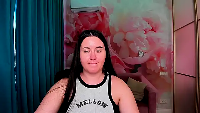 Roxie Bradley online show from March 10, 10:07 am