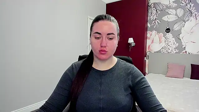 Roxie Bradley online show from March 12, 6:50 am