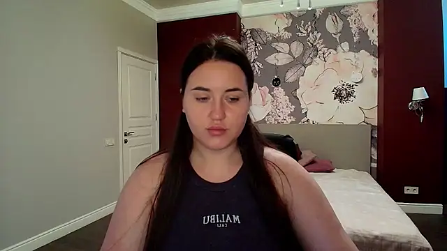 Roxie Bradley online show from September 23, 5:47 am