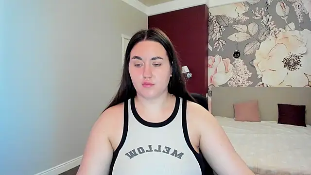 Roxie Bradley online show from November 21, 6:56 am