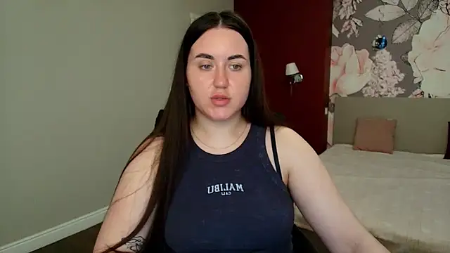 Roxie Bradley online show from May 15, 5:49 am