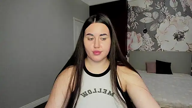 Roxie Bradley online show from January 15, 6:50 am