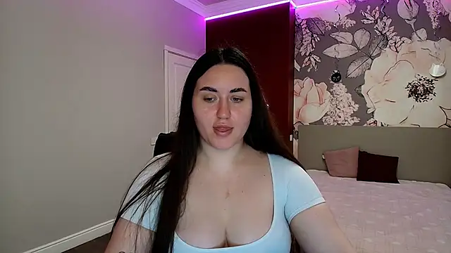 Roxie Bradley online show from April 2, 6:09 am