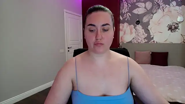 Roxie Bradley online show from April 11, 7:45 am