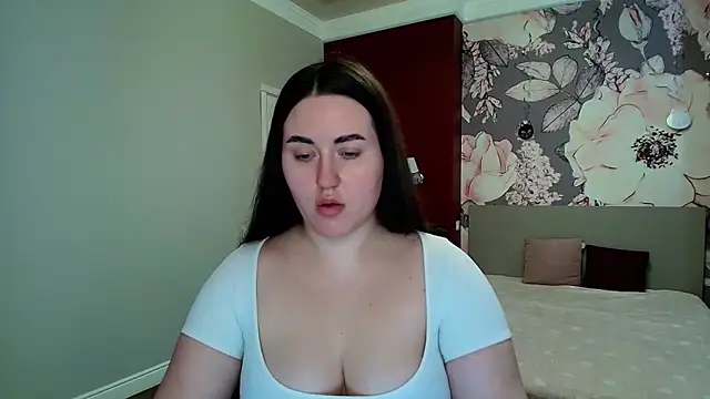 Roxie Bradley online show from March 16, 6:39 am