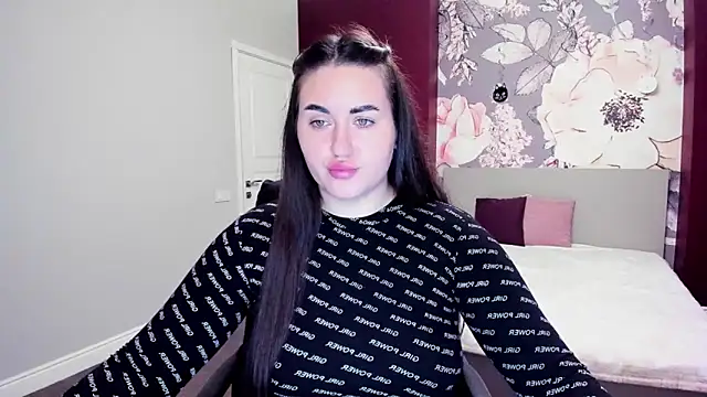 Roxie Bradley online show from October 22, 5:51 am