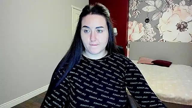 Roxie Bradley online show from February 5, 6:42 am