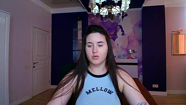 Roxie Bradley online show from March 14, 12:51 pm