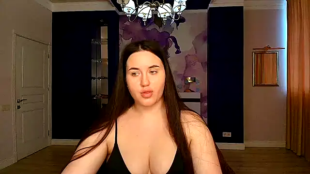 Roxie Bradley online show from March 17, 7:02 am