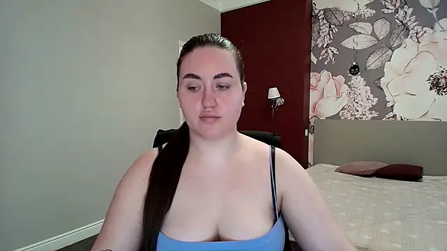 Roxie Bradley online show from March 24, 7:19 am