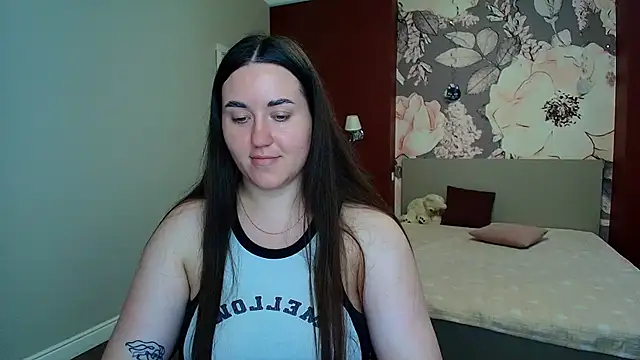 Snapshot of Roxie_Bradley chatting on July 16, 6:54 am Roxie Bradley online show from July 16, 6:54 am