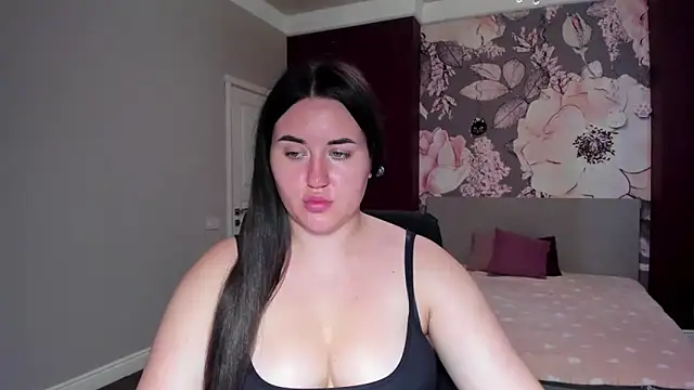 Roxie Bradley online show from September 15, 5:52 am