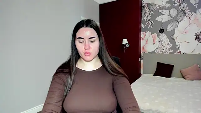 Roxie Bradley online show from March 6, 6:41 am