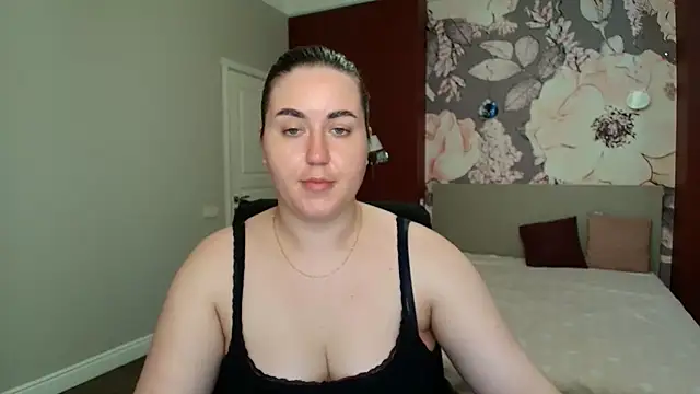 Roxie Bradley online show from May 20, 5:37 am