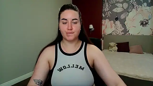 Snapshot of Roxie_Bradley chatting on July 3, 5:47 am Roxie Bradley online show from July 3, 5:47 am