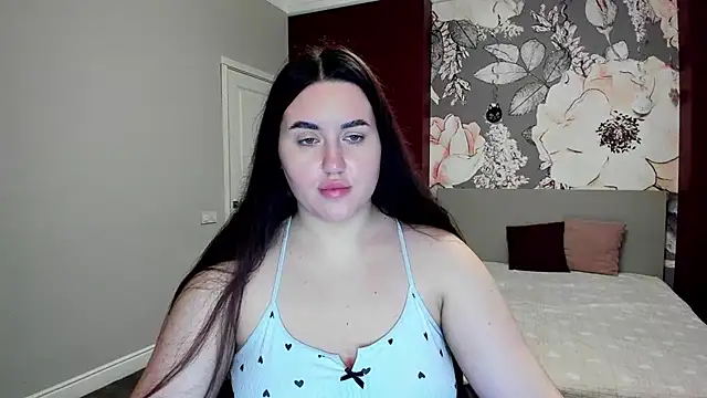 Roxie Bradley online show from February 13, 6:35 am