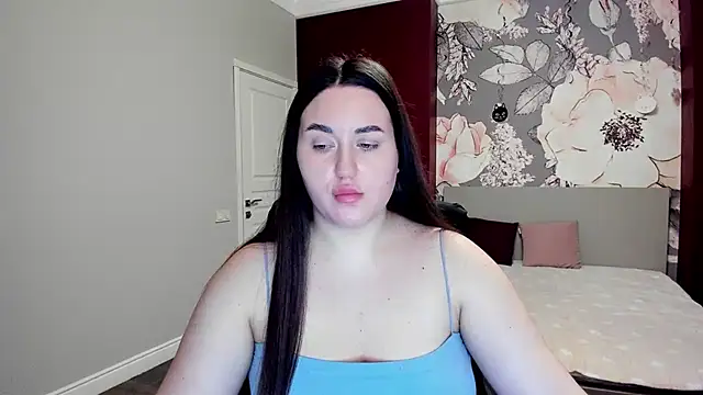 Roxie Bradley online show from February 6, 6:53 am