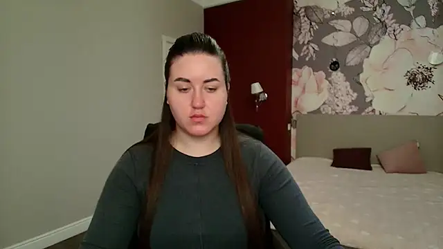 Roxie Bradley online show from April 23, 5:36 am