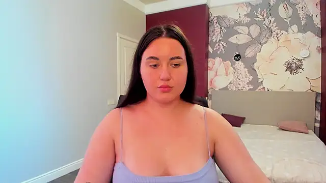 Roxie Bradley online show from November 14, 7:45 am