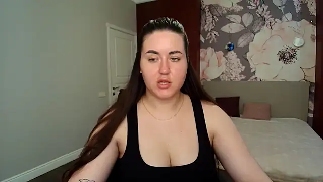 Roxie Bradley online show from May 22, 5:38 am