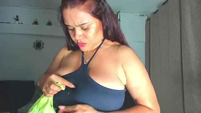 Sinthia Collins online show from June 26, 12:38 am