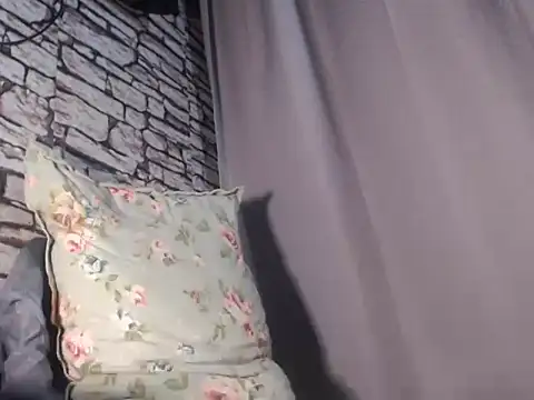 Snapshot of xlovercum chatting on February 6, 6:42 am xlovercum online show from February 6, 6:42 am