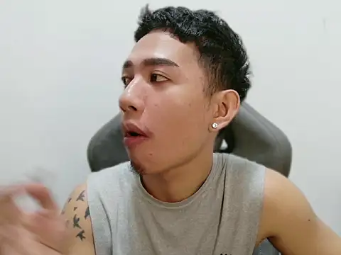 Snapshot of xlovercum chatting on February 11, 8:36 am xlovercum online show from February 11, 8:36 am