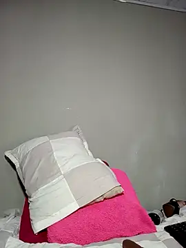 haileystone online show from April 18, 10:28 am