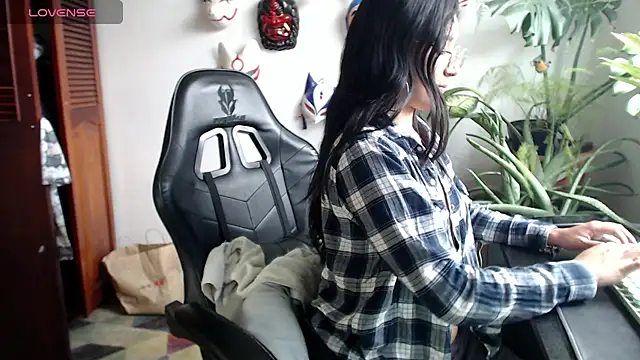 cat salo online show from March 26, 4:49 pm