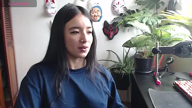 Snapshot of cat_salo chatting on March 4, 1:49 pm cat salo online show from March 4, 1:49 pm