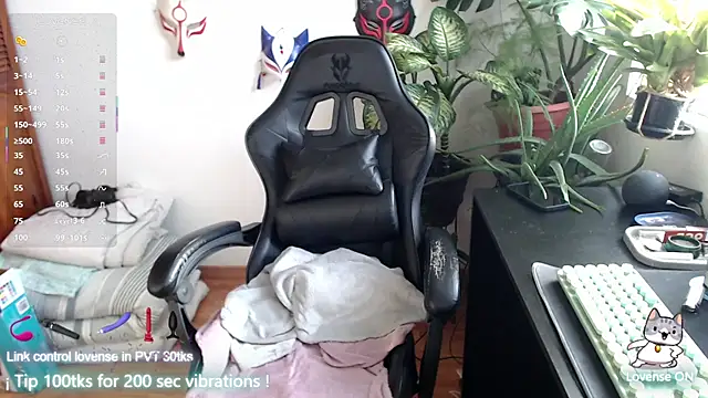 Snapshot of cat_salo chatting on October 29, 9:47 pm cat salo online show from October 29, 9:47 pm