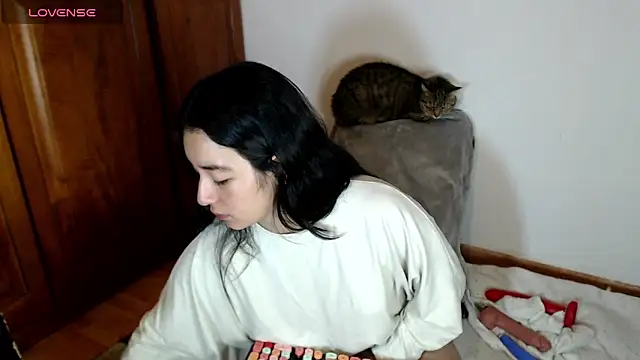Snapshot of cat_salo chatting on October 5, 2:46 am cat salo online show from October 5, 2:46 am