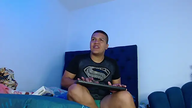 StevanHouston online show from December 6, 3:28 pm