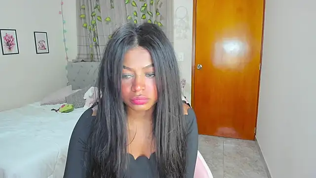 Snapshot of charlott7 chatting on November 3, 1:22 am charlott7 online show from November 3, 1:22 am